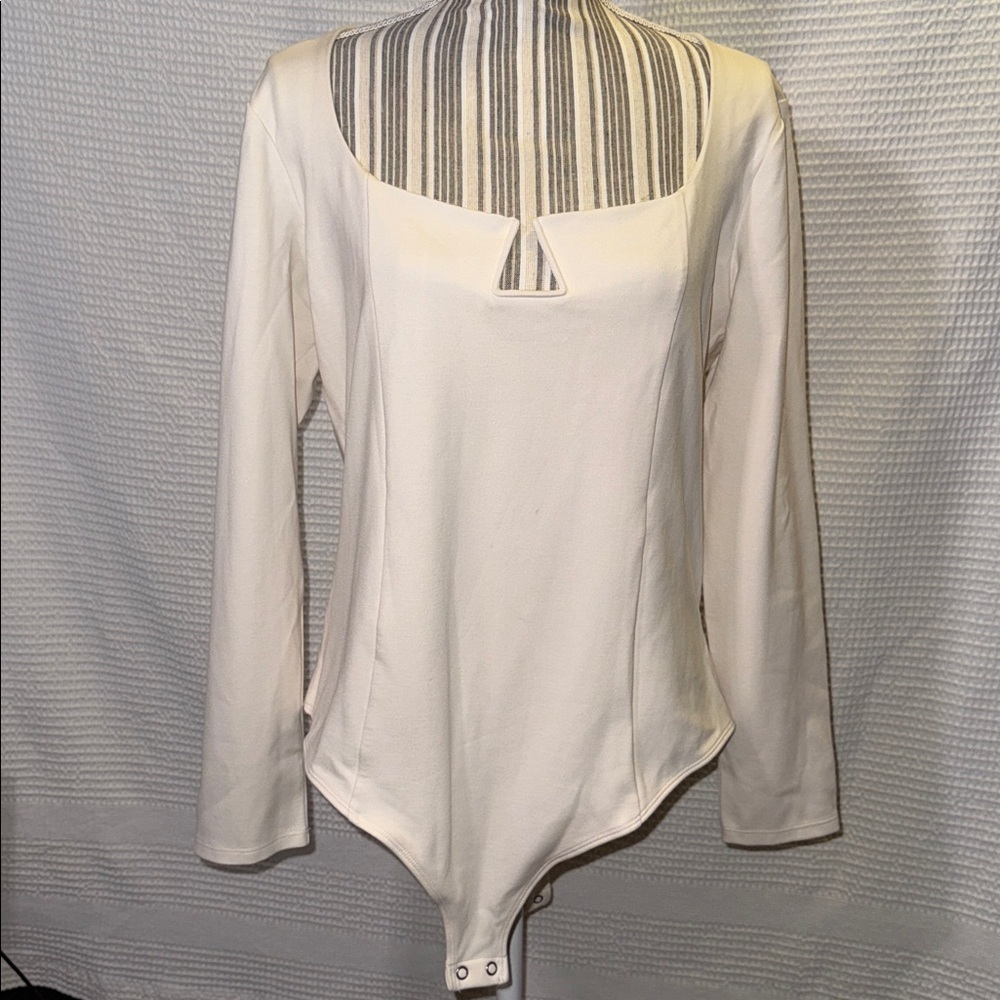 Express Women’s Cream Square Neck Bodysuit Long Sleeve Size XL